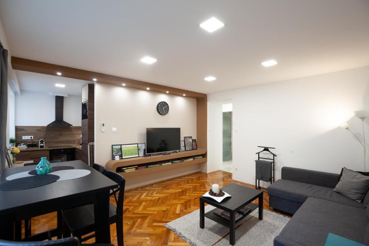 Appartamento Stellar Downtown Szeged Esterno foto