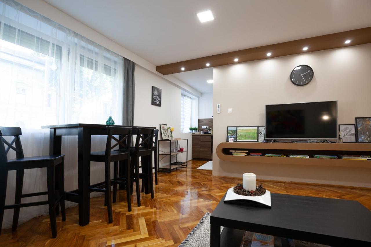 Appartamento Stellar Downtown Szeged Esterno foto